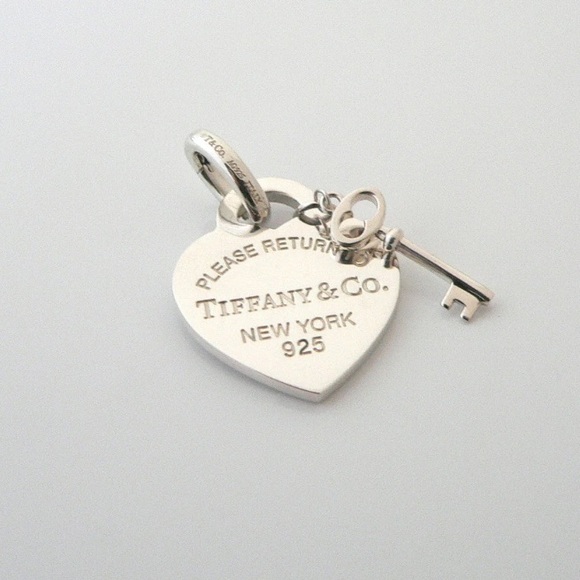Tiffany & Co. 💯% Auth Return Heart & Key Charm/Pendant w/charm connector & Pouch
